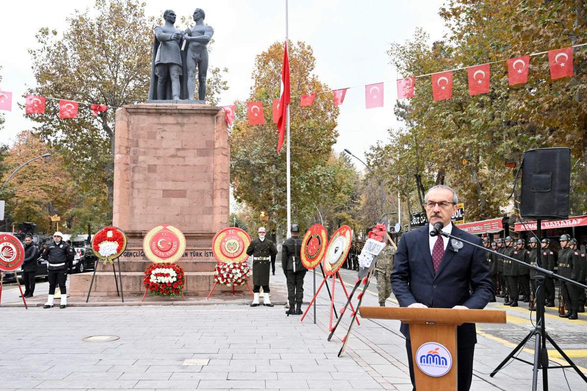 Büyük Önder Malatya'da Törenle Anıldı