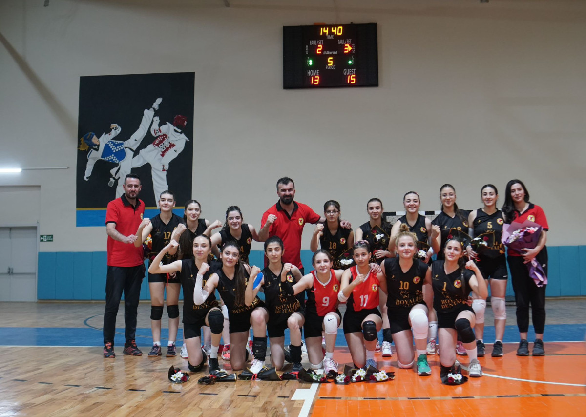 Gençlik Spor  Voleybol takımı şampiyon oldu.