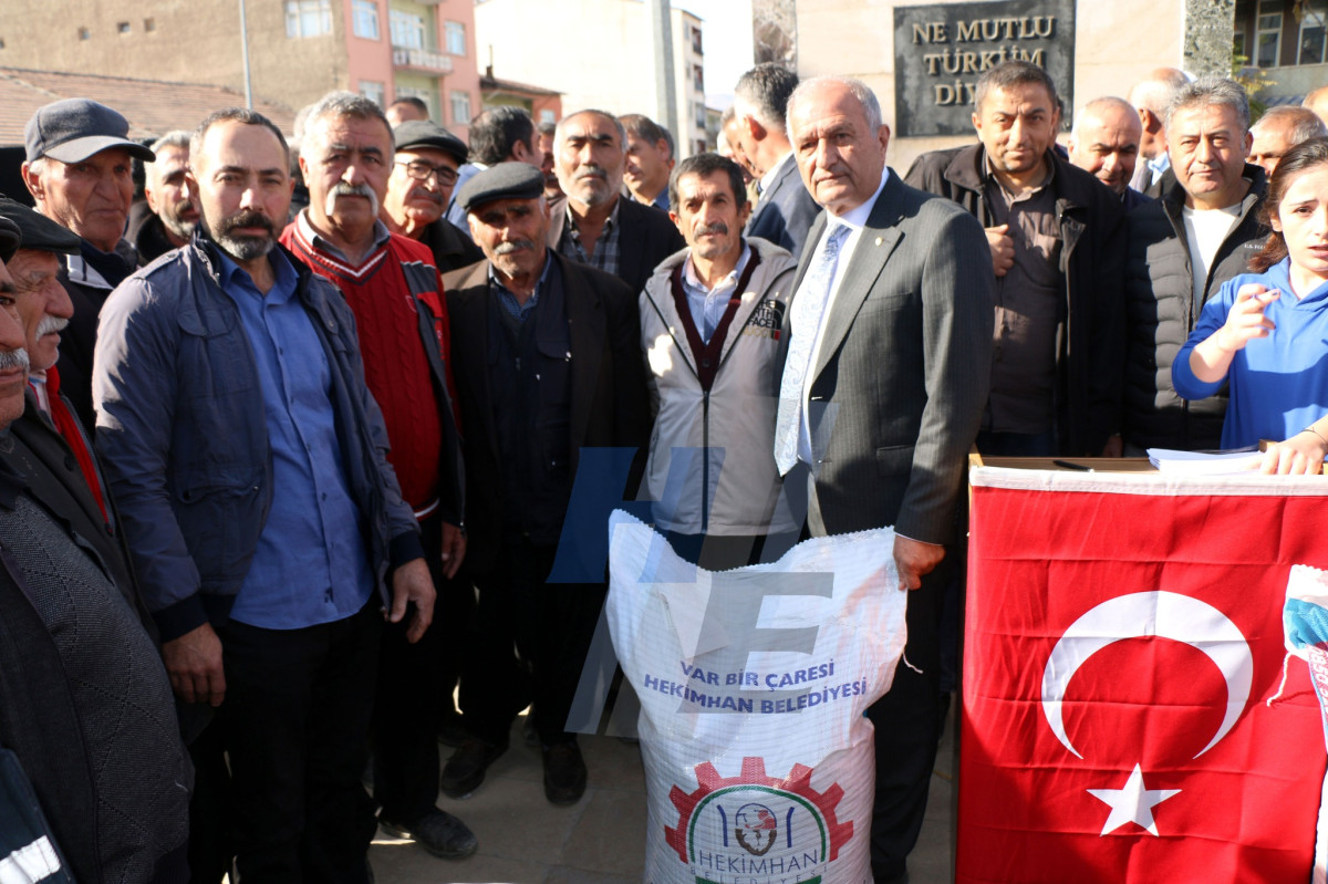 Hekimhan Belediyesi Bin 180 Üreticiye Hayvan Yemi Verdi