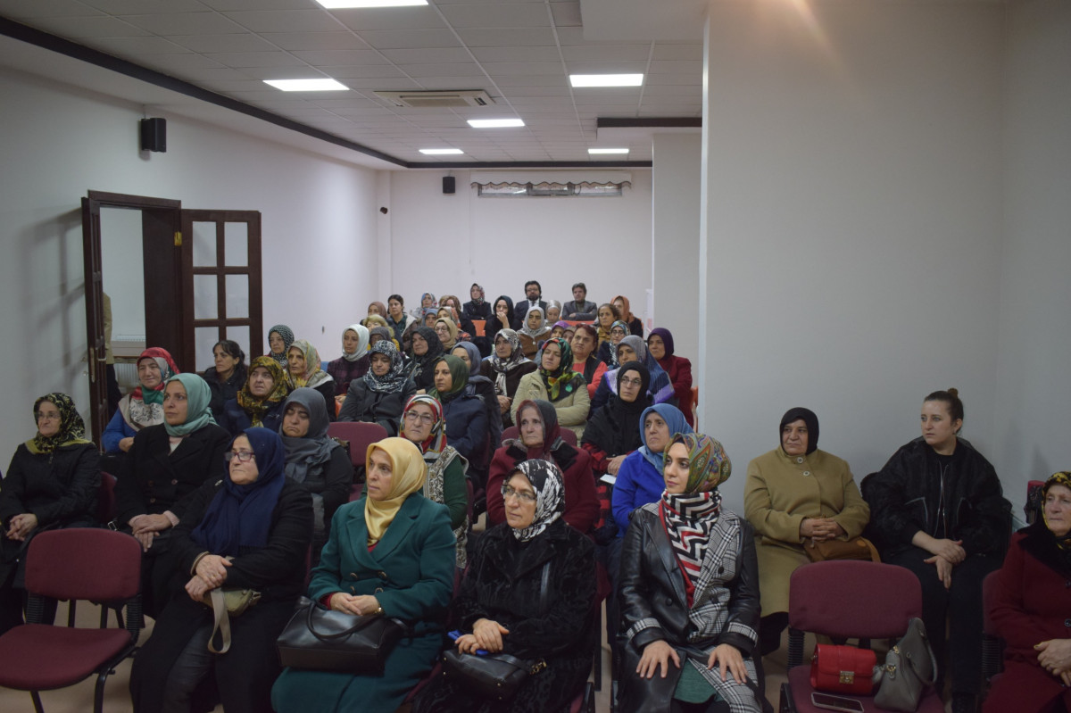 Kadın Akademisinde 'Medya Okuryazarlığı' Dersi Verildi