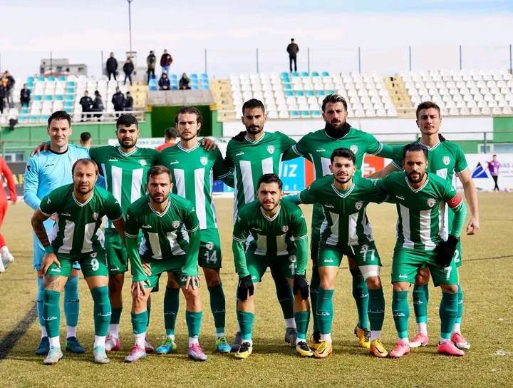 Yeşilyurtspor Ligin İlk Yarısını 2. Olarak Tamamladı