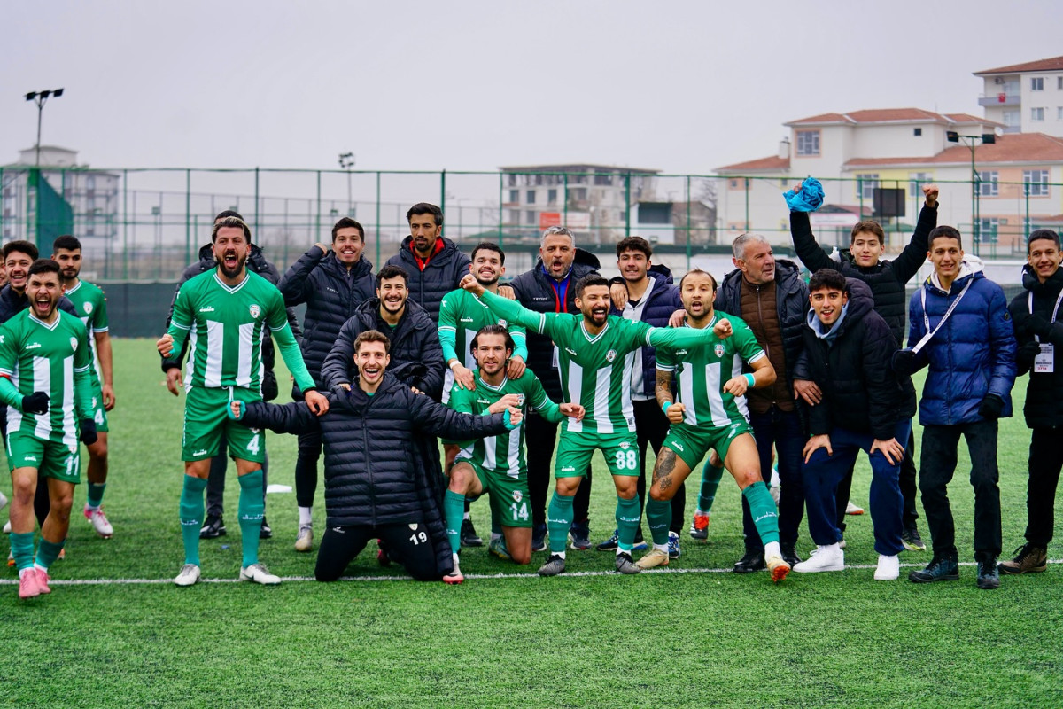 Yeşilyurtspor Şampiyonluk Yolunda Siverek Engelini Aştı: 3-1